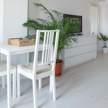Airport Residence - 5 Mins From Airport Otopeni Ngoại thất bức ảnh